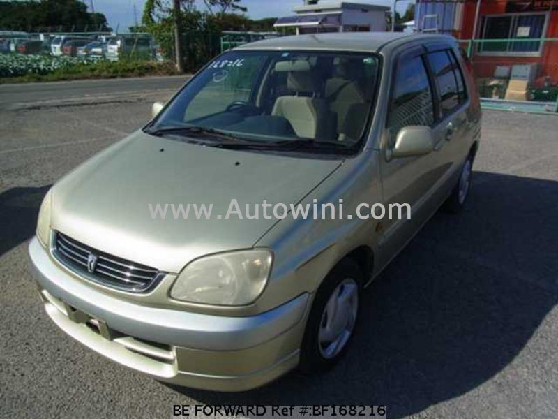 2002 Toyota Raum.