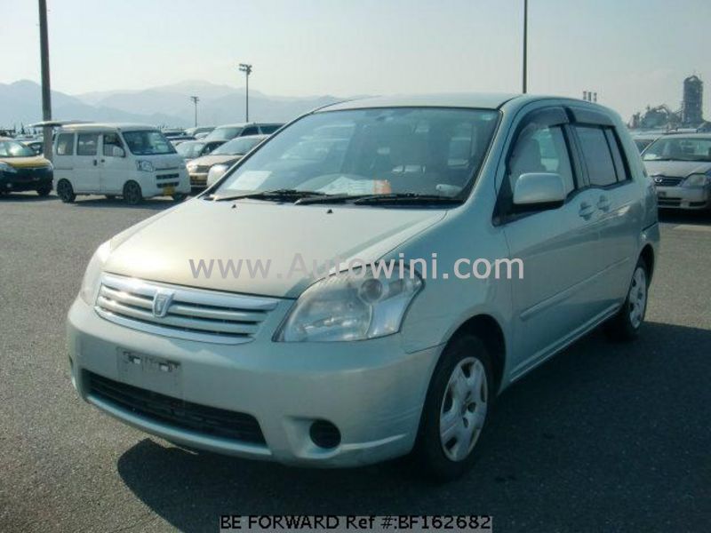 2003 Toyota Raum.