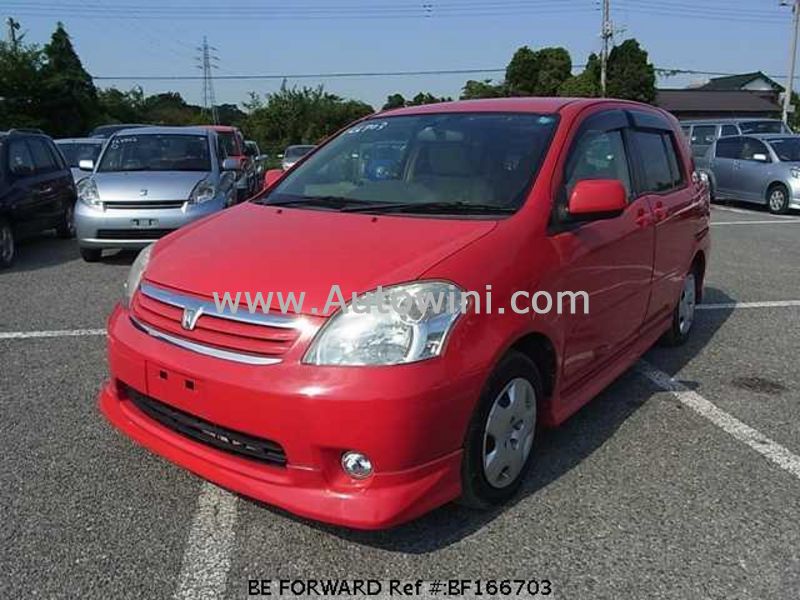 2003 Toyota Raum.