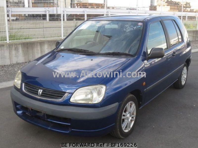 1999 Toyota Raum.