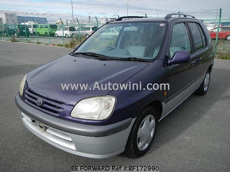 1998 Toyota Raum.