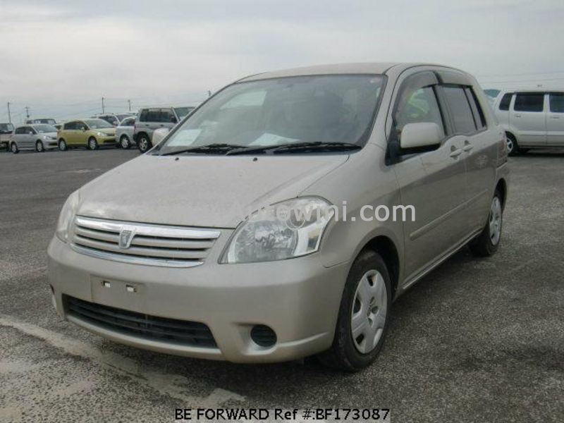 2004 Toyota Raum.