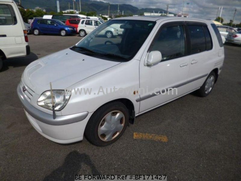 1998 Toyota Raum.