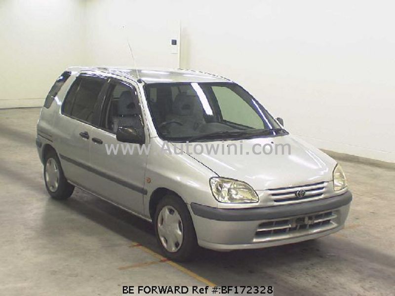 1998 Toyota Raum.