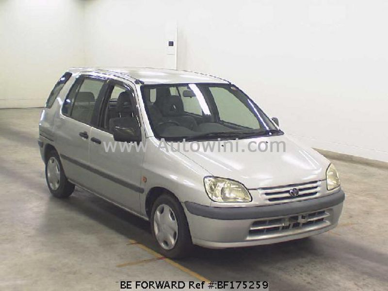 1998 Toyota Raum.