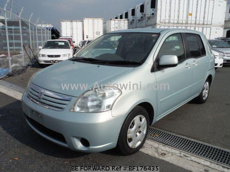 2004 Toyota Raum.